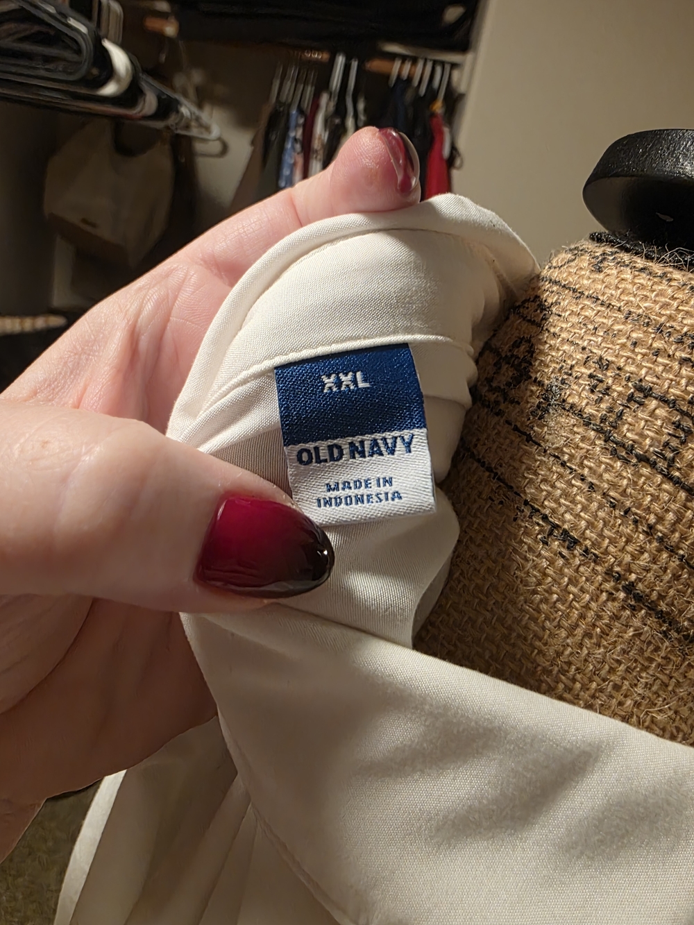 Classic Women's White Button-Front Shirt - Picture 3 of 3